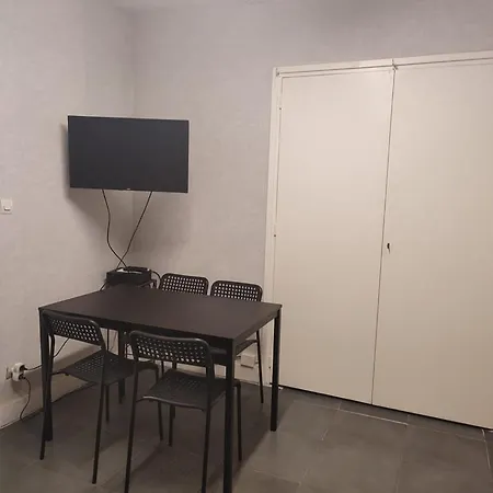 Appartement La Cour D'ecole A *
